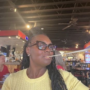 Jax Grill - Me trying the Fried Cheese Sticks - Burgers Near Me - Houston, Texas