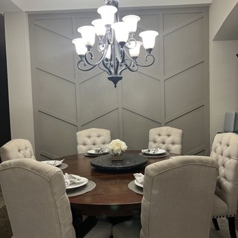 MC Construction and Remodeling - Accent wall in dining room - General Contractors Near Me MC Construction and Remodeling - Accent wall in dining room - General Contractors Near Me