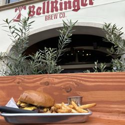 BellRinger Brew - Smash burger