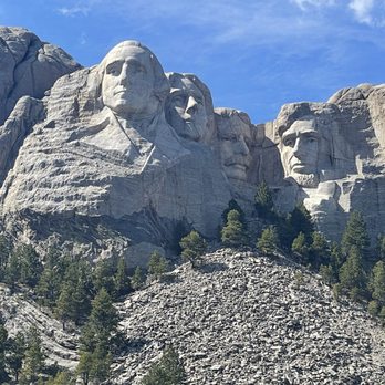 Mount Rushmore National Memorial - Landmarks & Historical Buildings Near Me - Keystone, South Dakota