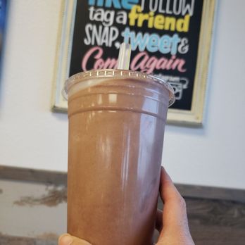 Genuine Fresche - Chocolate PB banana fresche power shake! $6.75/24oz - Juice Bars & Smoothies Near Me - Gilbert, Arizona
