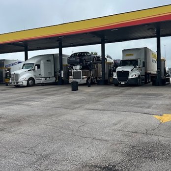 Love's Travel Stop - Gas Stations Near Me - Angola, Indiana