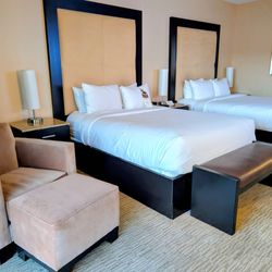 Agua Caliente Resort Casino Spa Rancho Mirage - Rooms are old furnished, time the remodel  And  is not ADA for seniors.