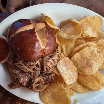 Sloppy Joe's - New American Near Me - Hubertus, Wisconsin