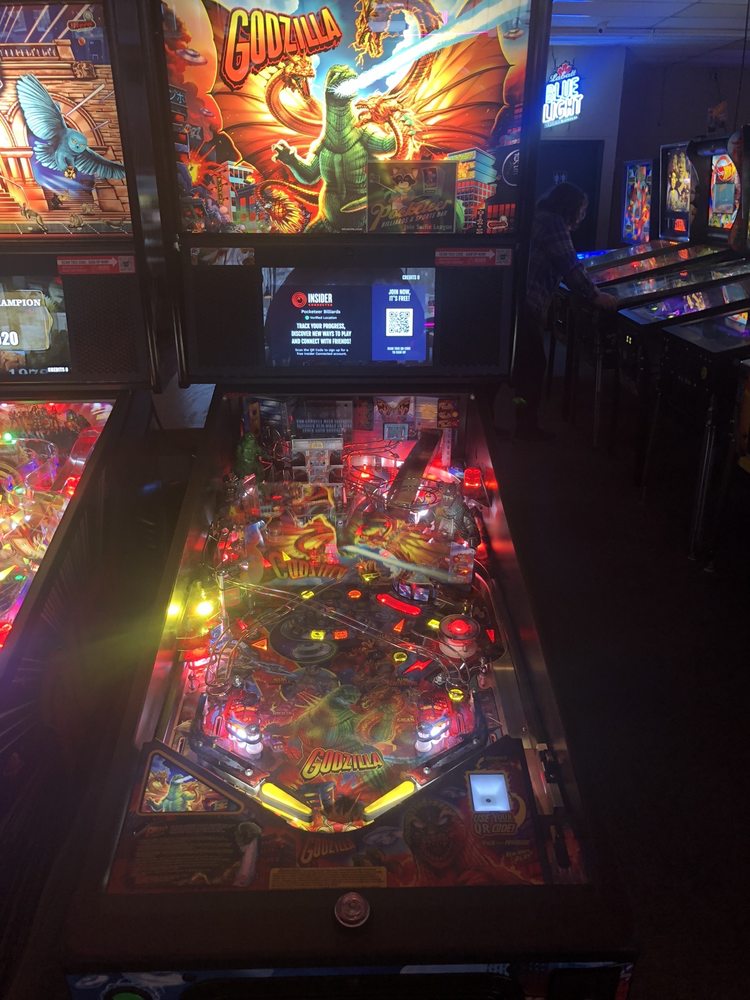 POCKETEER BILLIARDS AND BAR CLOSED 205 Photos & 33 Reviews Pool Halls 2444 Clinton St