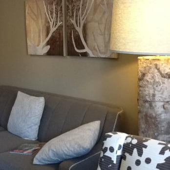 Oxford Hotel Bend - Deluxe Double Queen Room Lounge area - Hotels Near Me - Bend, Oregon Oxford Hotel Bend - Deluxe Double Queen Room Lounge area - Hotels Near Me - Bend, Oregon