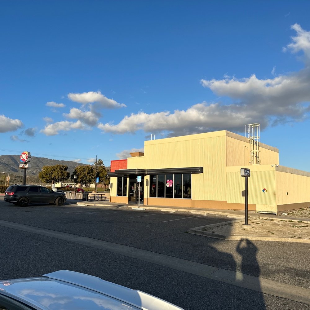 the outside of the restaurant