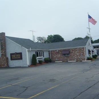 Bassett's Inn - the front of the building - American Near Me - Warwick, Rhode Island