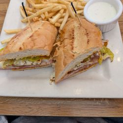 Suzy's Cafe - Italiano sandwich