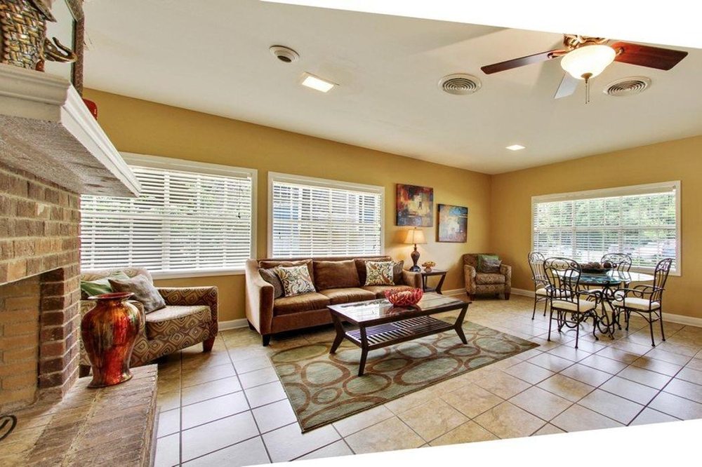 OAK MANOR APARTMENTS Updated May 2024 44 Photos 200 N Hills St