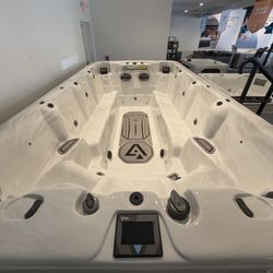 Relax & Retreat Hot Tubs