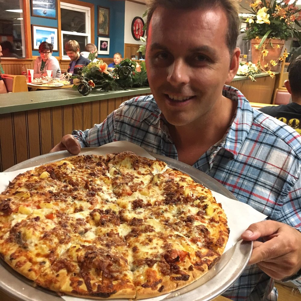 GH Pizza - Perfection. Thin crust white sauce (ranch) pizza. Amazing. - Pizza Near Me - Lincoln, New Hampshire GH Pizza - Perfection. Thin crust white sauce (ranch) pizza. Amazing. - Pizza Near Me - Lincoln, New Hampshire