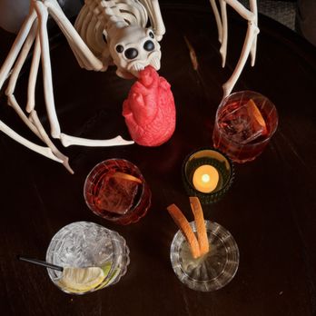 Jethro’s Cocktail Lounge - Negroni, G&T & Tequila - Cocktail Bars Near Me - Houston, Texas