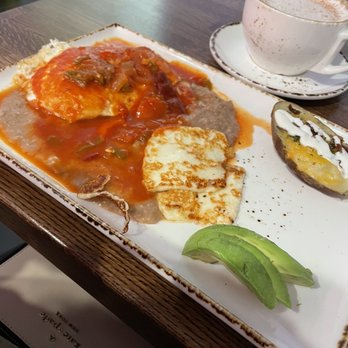 Madres Brunch - Breakfast & Brunch Near Me - Whittier, California