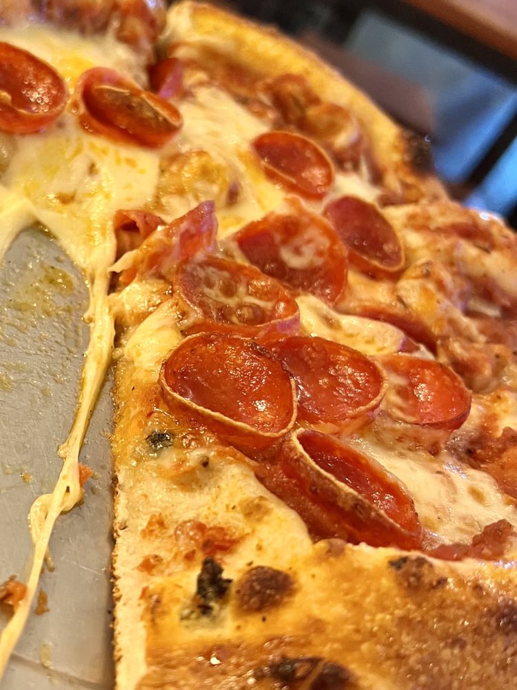 ATOMIC LOUNGE & PIZZA KITCHEN Updated May 2024 34 Photos & 35