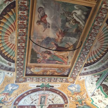 Villa d'Este - Beautiful art on ceiling in museum - Landmarks & Historical Buildings Near Me - Tivoli, RM