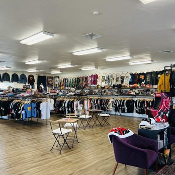 Wang's Vintage - Inside of Wang's Vintage - Used, Vintage & Consignment Near Me - Phoenix, Arizona