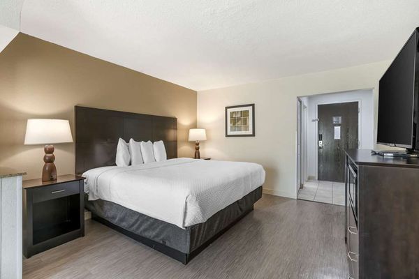 Best Western Suites by null