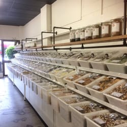 Bulk food, many organic items.