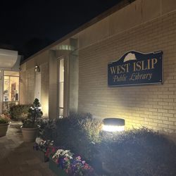West Islip Public Library