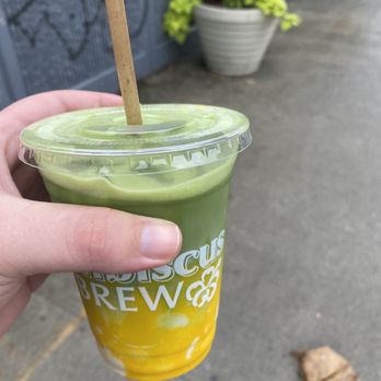 Hibiscus Brew - Golden matcha - Cafes Near Me - Brooklyn, New York