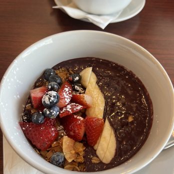 Xulo Coffee Bar - Warm açaí bowls - tasted like warm soup with soggy fruits - Coffee & Tea Near Me - Elk Grove, California Xulo Coffee Bar - Warm açaí bowls - tasted like warm soup with soggy fruits - Coffee & Tea Near Me - Elk Grove, California