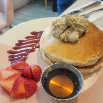 Sisters & Co - Earl grey pancakes - Breakfast & Brunch Near Me - Toronto, Ontario