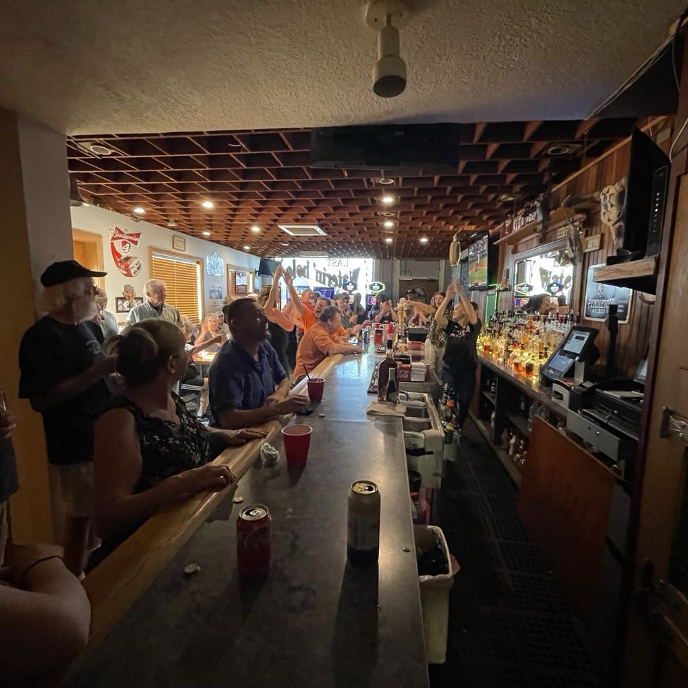 Last Waterin' Hole - Dive Bars Near Me - North Plains, Oregon