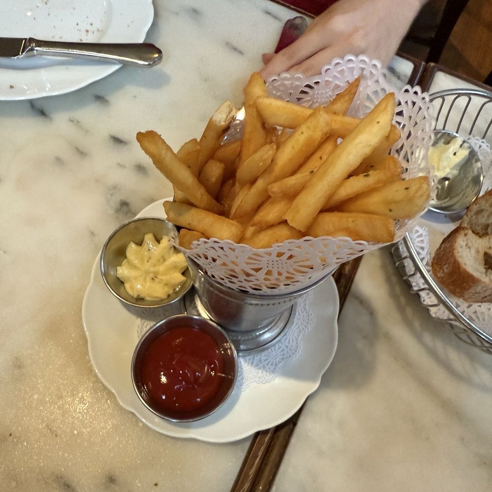 Corner Bar - Fries! - New American Near Me - New York, New York