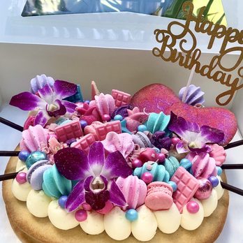 Tropicakes - 2021 custom birthday HK cake for my sister - Custom Cakes Near Me - Honolulu, Hawaii Tropicakes - 2021 custom birthday HK cake for my sister - Custom Cakes Near Me - Honolulu, Hawaii