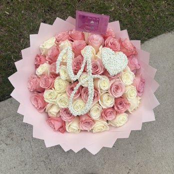 24k Rose Petals - Pink and white rose bouquet - Floral Designers Near Me