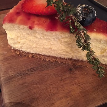 Roamers - Cheesecake...so moreish! - Cafes Near Me - Berlin, BE