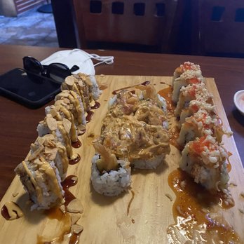 Ginza Sushi - Garlic roll, ginza special, and emperor roll - Sushi Bars Near Me - Honolulu, Hawaii Ginza Sushi - Garlic roll, ginza special, and emperor roll - Sushi Bars Near Me - Honolulu, Hawaii