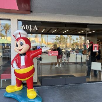 Jollibee - Front outside - Fast Food Near Me - Anaheim, California