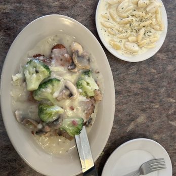 CJ's Restaurant & Bar - Italian Near Me - O'fallon, Missouri