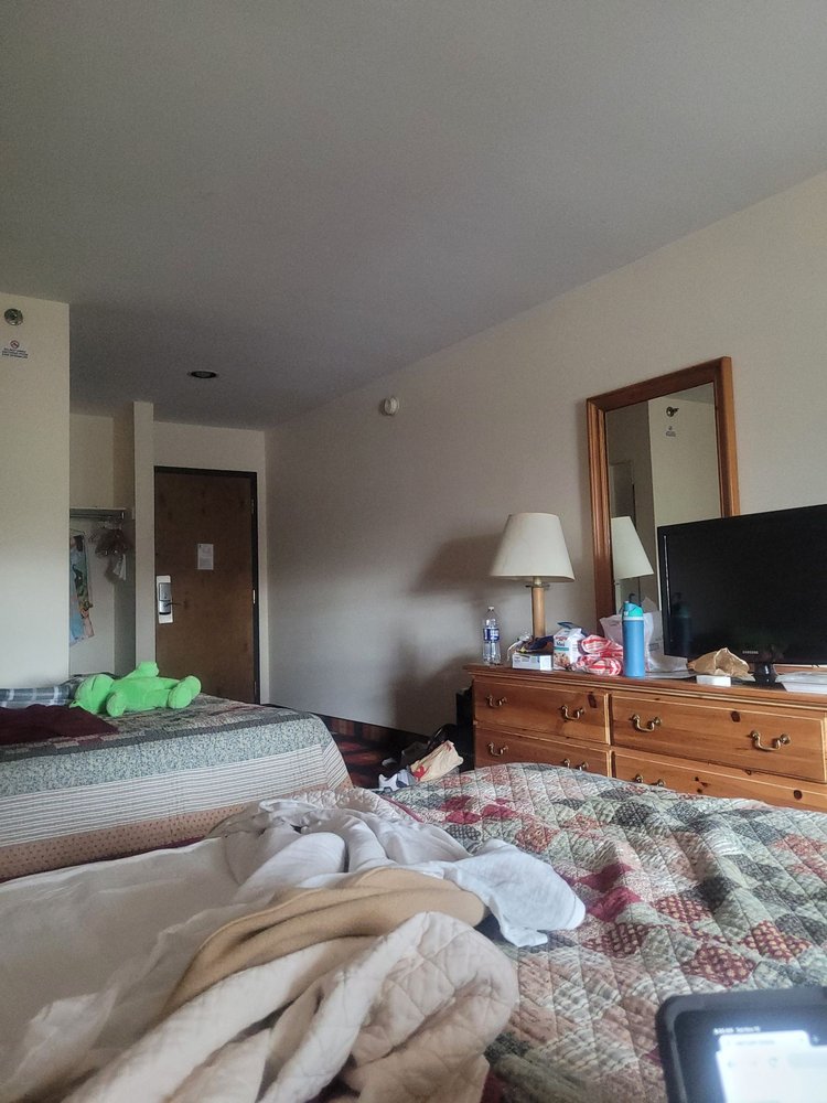 COUNTRY INN OF LANCASTER Updated September 2024 50 Photos & 68