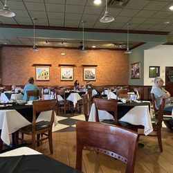 Joe's Ristorante - Interior dining