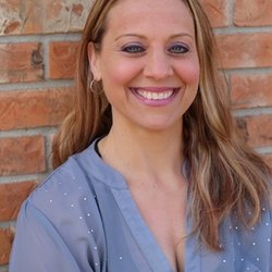 An Apple A Day Nutrition Center - Dr. Leanne (Trostel) Fuchs D.C.