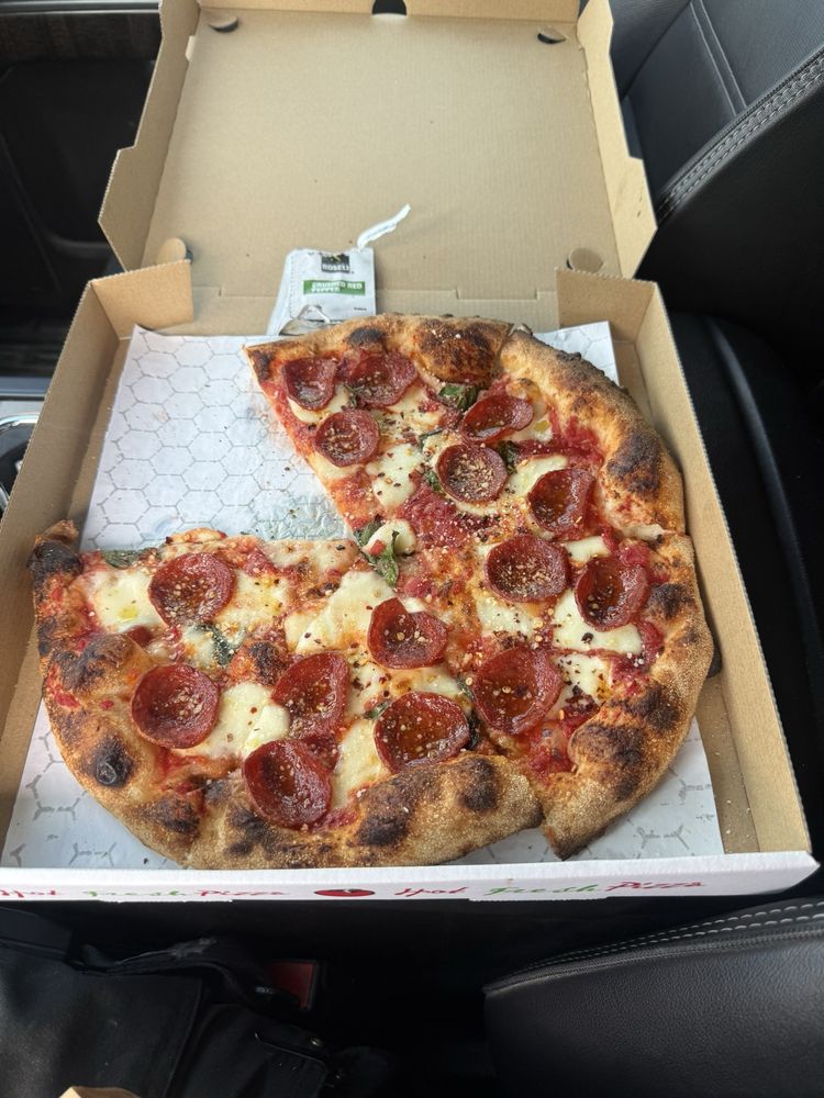Lodestone Pizza Logo