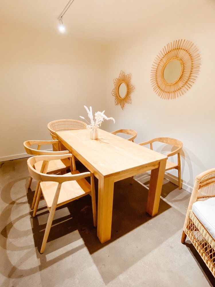Momona Bakery And Coffee Shop
