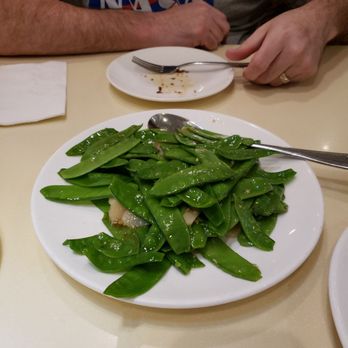 Minghin Cuisine - Side of snow peas. Comes with water chestnuts. I would order extra garlic next time but still delicious! - Dim Sum Near Me - Naperville, Illinois Minghin Cuisine - Side of snow peas. Comes with water chestnuts. I would order extra garlic next time but still delicious! - Dim Sum Near Me - Naperville, Illinois