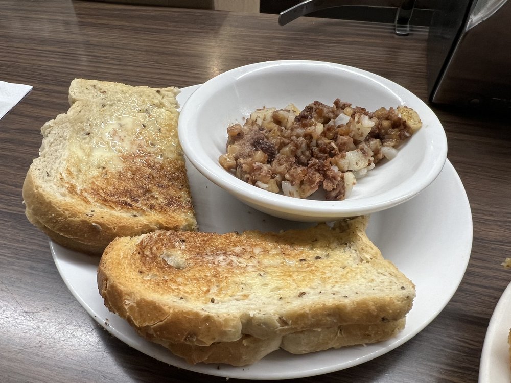 BRAD’S PLACE Updated September 2024 37 Photos & 41 Reviews 353