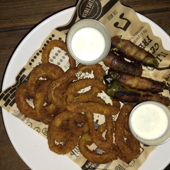 Flips Patio Grill - Burgers Near Me - Grapevine, Texas