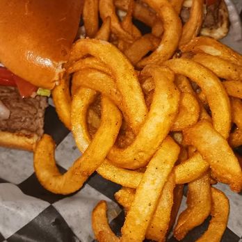 Beef 'O' Brady's - American Near Me - Tallahassee, Florida