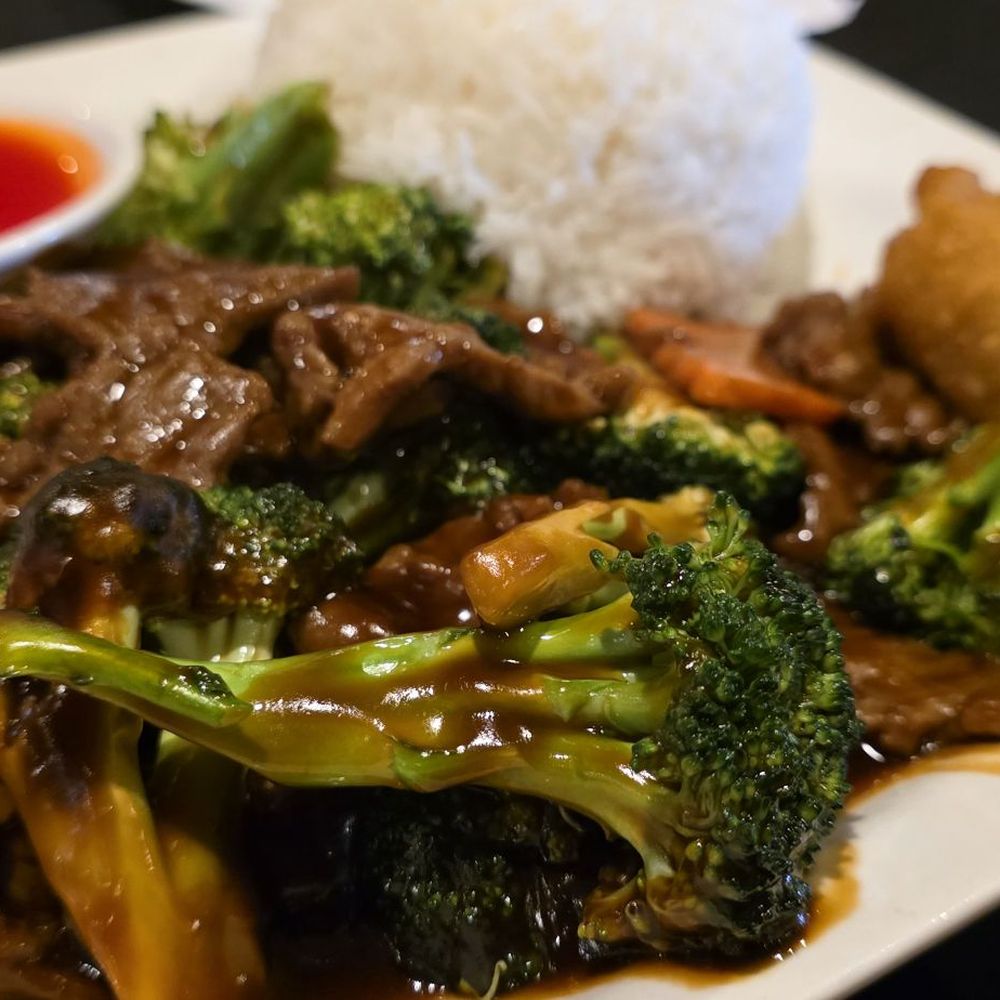 Grand Szechuan - Beef and broccoli lunch special - Szechuan Near Me - Bloomington, Minnesota Grand Szechuan - Beef and broccoli lunch special - Szechuan Near Me - Bloomington, Minnesota