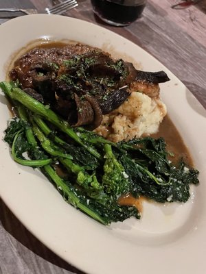 Red, White and Basil by null