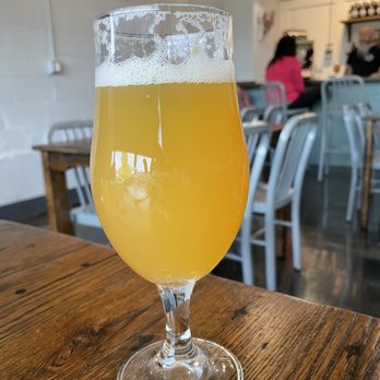 Old Bridgeview Brewing - a glass of beer - Breweries Near Me - Washington, Missouri