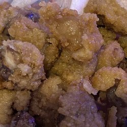 Montrose Pub - Greasy and soggy fried mushrooms