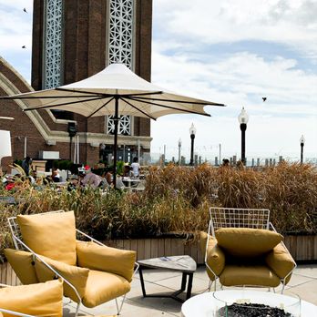 Offshore Rooftop - New American Near Me - Chicago, Illinois