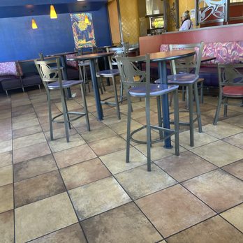 Taco Bell - Dirty restaurant - Fast Food Near Me - Covington, Louisiana
